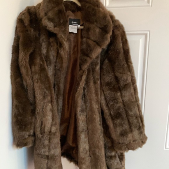 Dennis Basso Brown Faux Fur Coat 🤩🤩🤩 - Picture 3 of 8